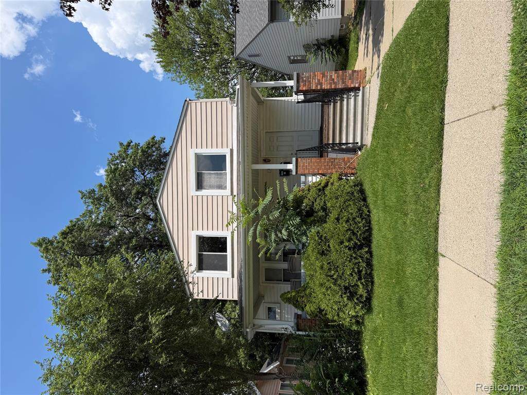 317 Maplehurst - Photo 1