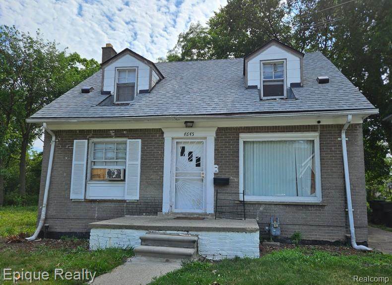 4645 Chatsworth - Photo 1