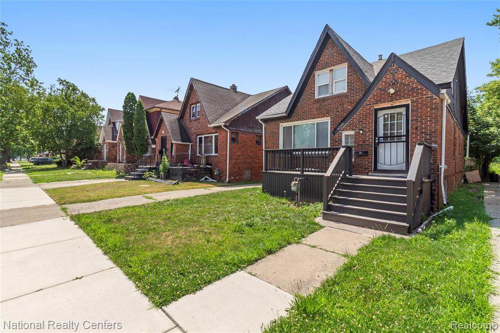 9281 Boleyn - Photo 1
