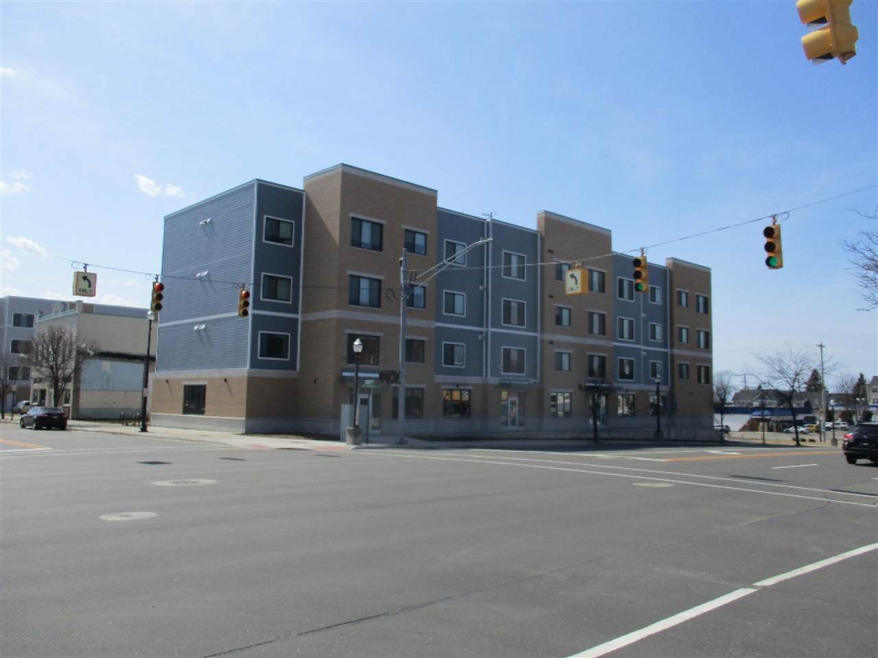 225 Ludington - Photo 1