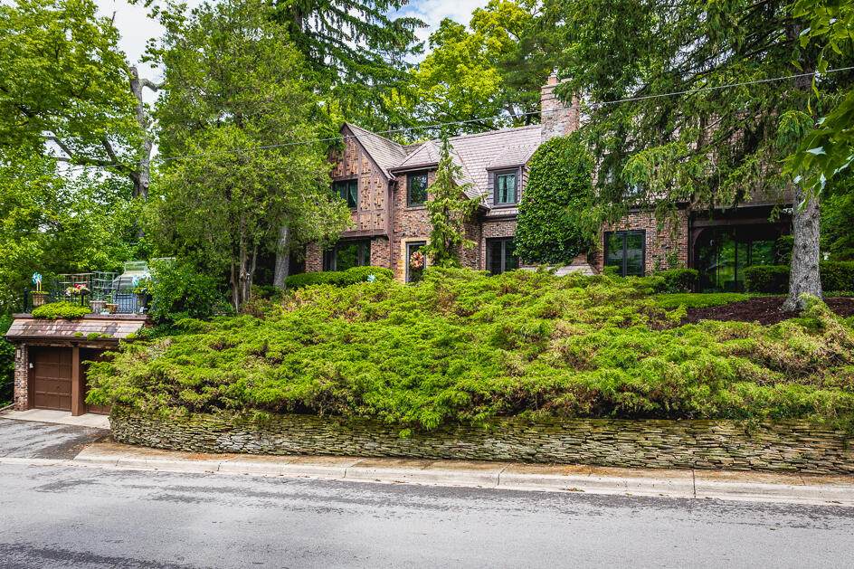 1815 Glen Drive - Photo 1