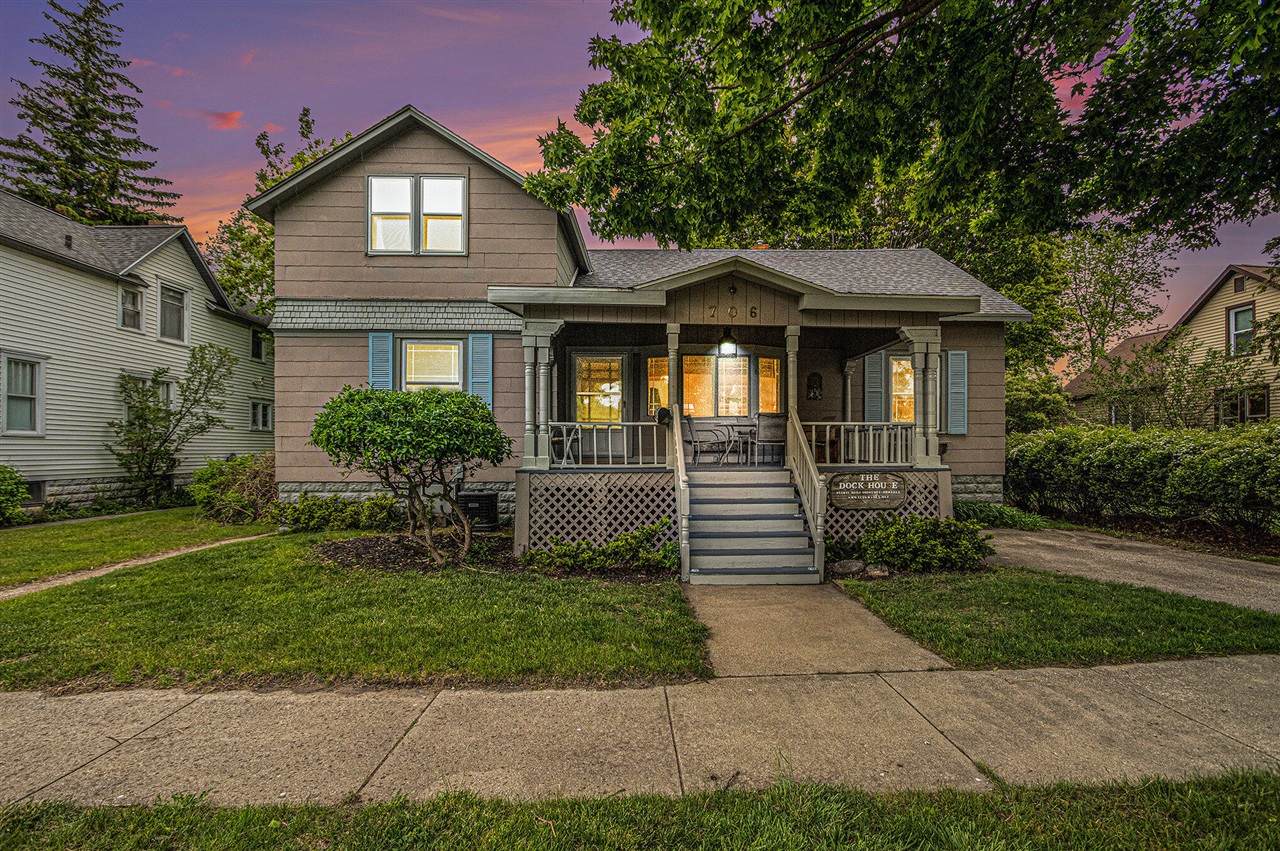 706 Loomis - Photo 1
