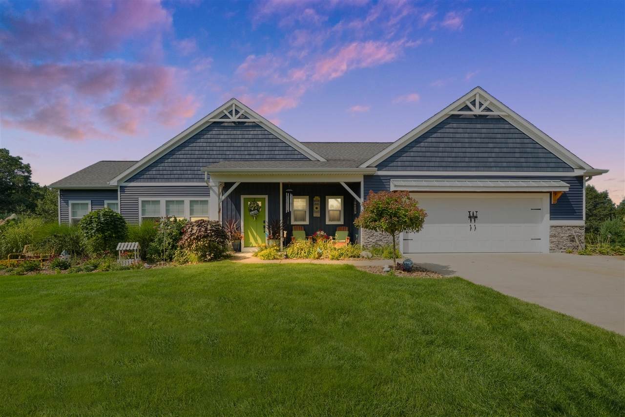 21889 Hilltop - Photo 1