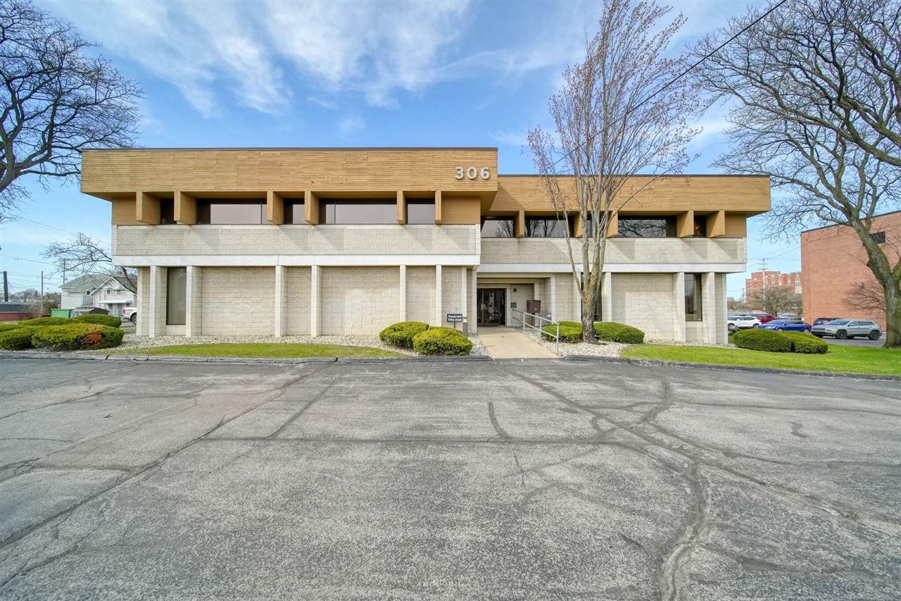 306 Washington - Photo 1