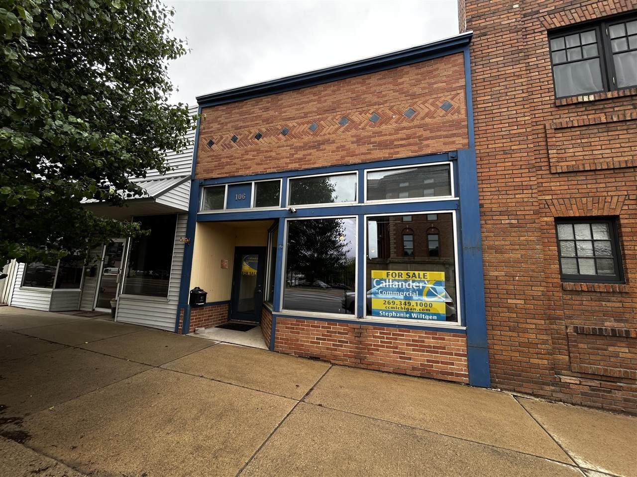 106 Broad - Photo 1