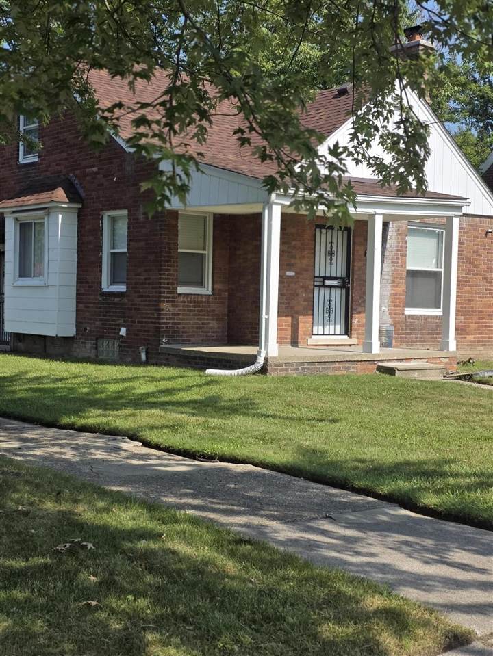 11101 Beaconsfield - Photo 1