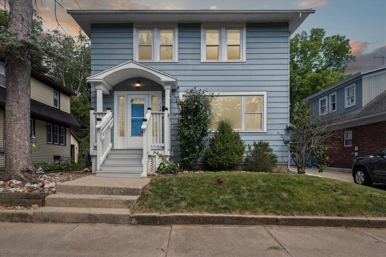 2327 Outlook - Photo 1