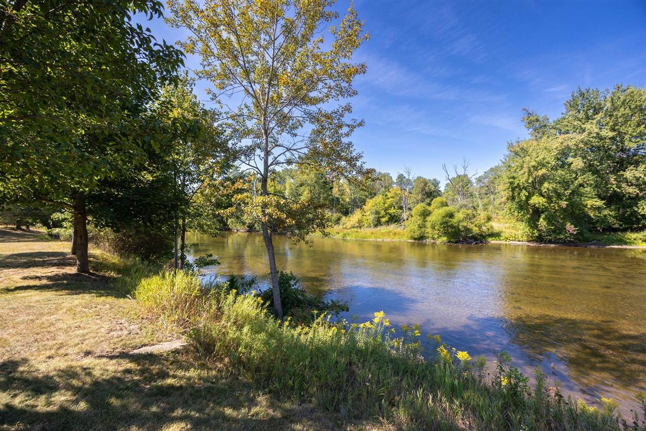 6825 Riverside - Photo 1