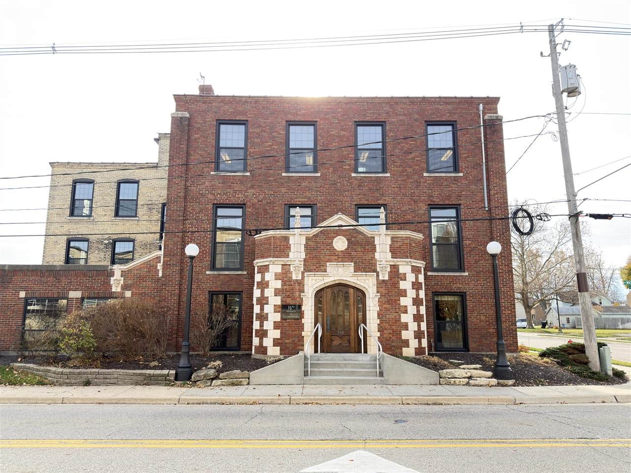 160 Washington - Photo 1