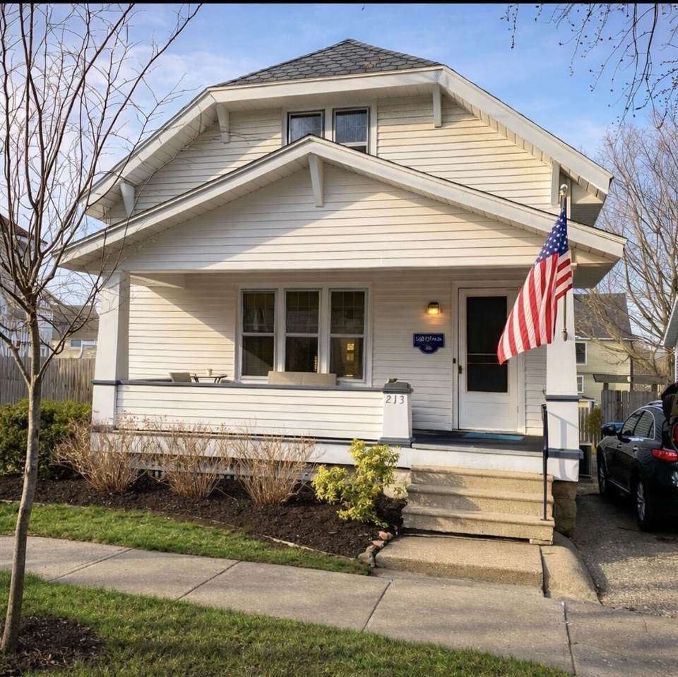 213 Clinton - Photo 1