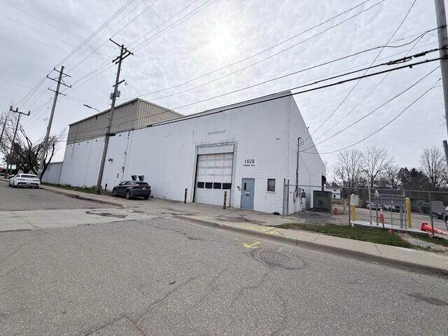 1828 Palmer - Photo 1