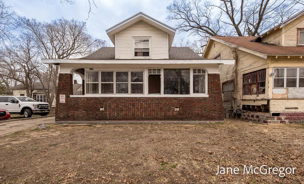 1350 Arthur - Photo 1