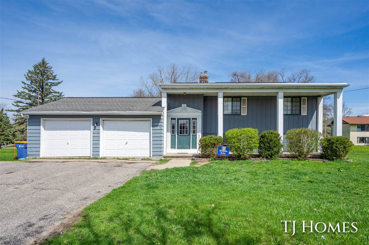 2561-2563 Burton - Photo 1