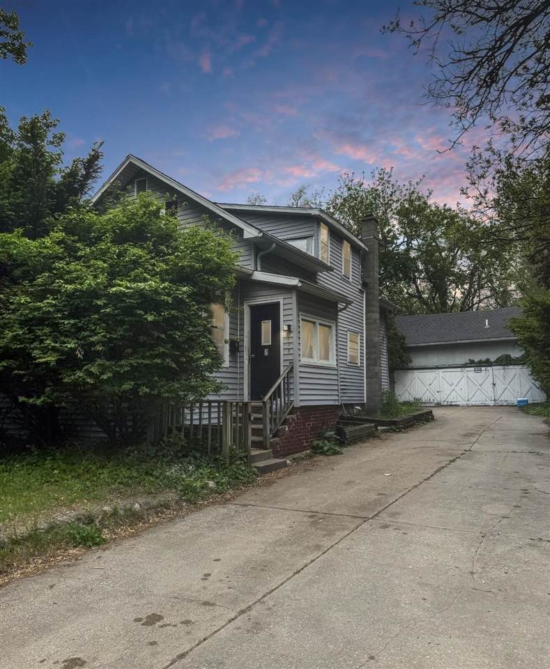 108 Hutchinson - Photo 1