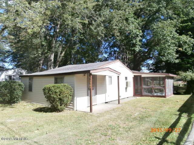7561 Lake Dr - Photo 1