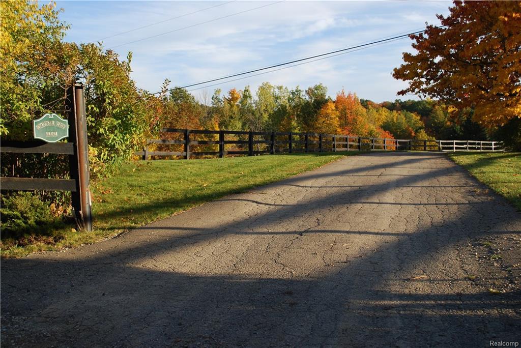 3200 Oakwood Rd - Photo 1