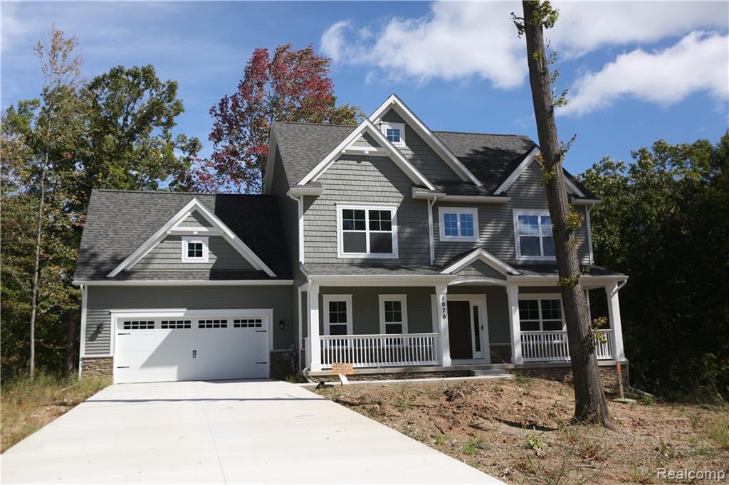1070 Woods Edge Dr - Photo 1
