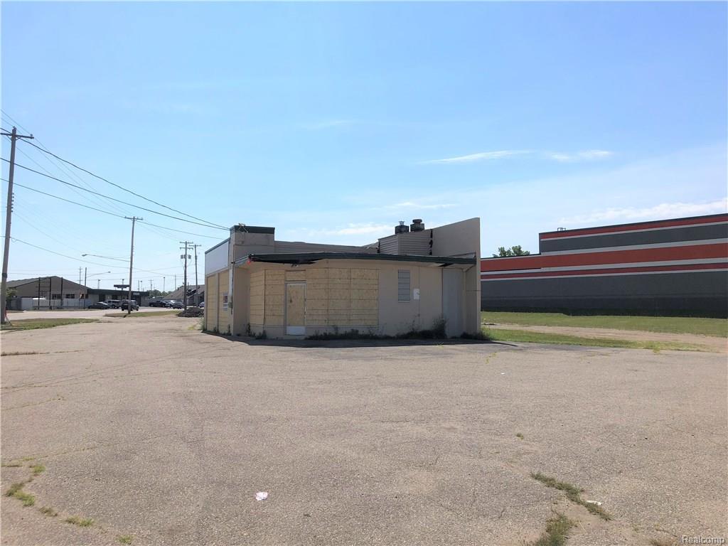 4043 Dort Hiwy - Photo 1