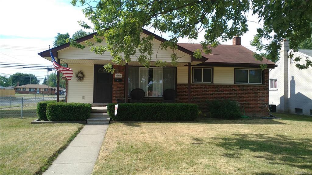 33411 Rosslyn Ave - Photo 1