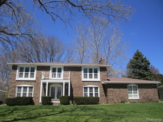 2112 Chalet Dr - Photo 1