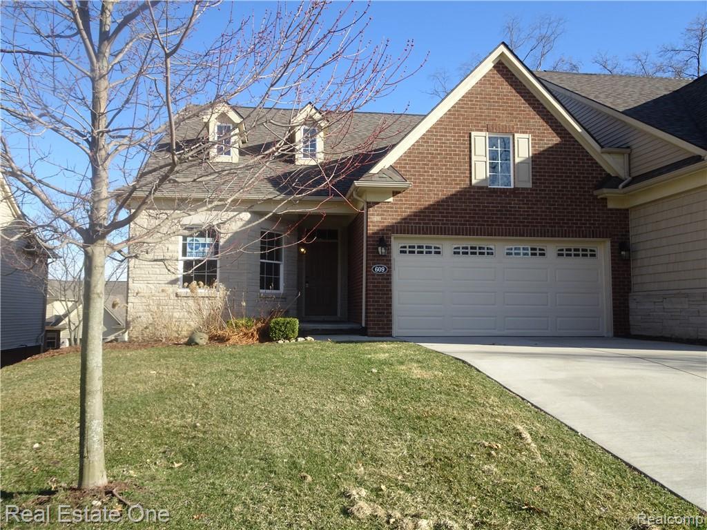 609 Mountain Circle - Photo 1