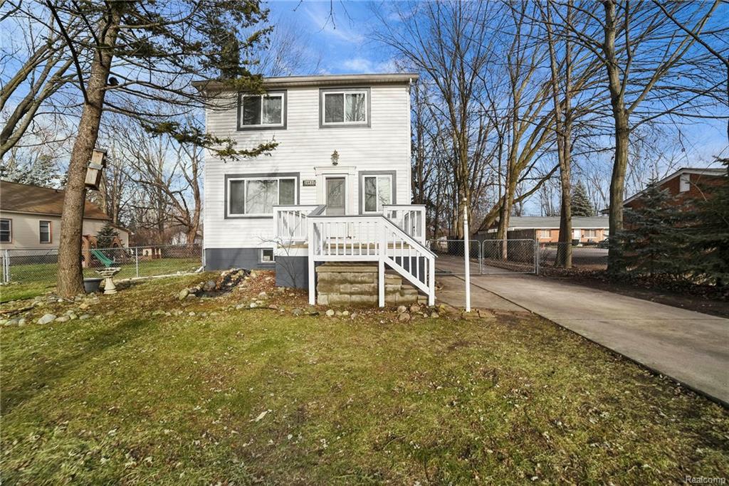 26931 Lanse Creuse St - Photo 1