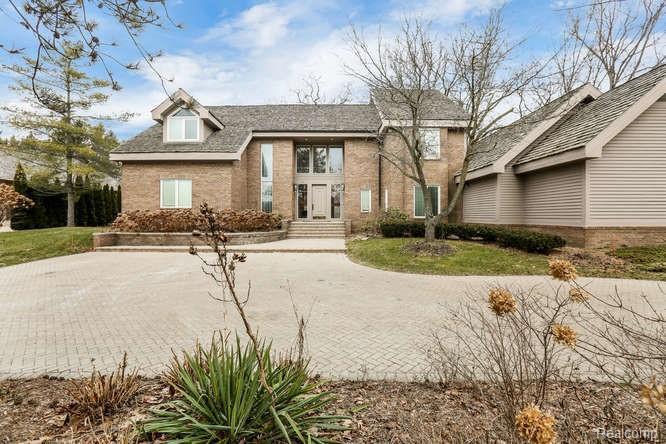 4740 Wickford - Photo 1