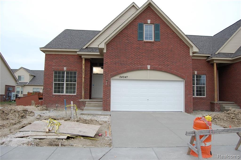 24047 Hemlock Dr - Photo 1