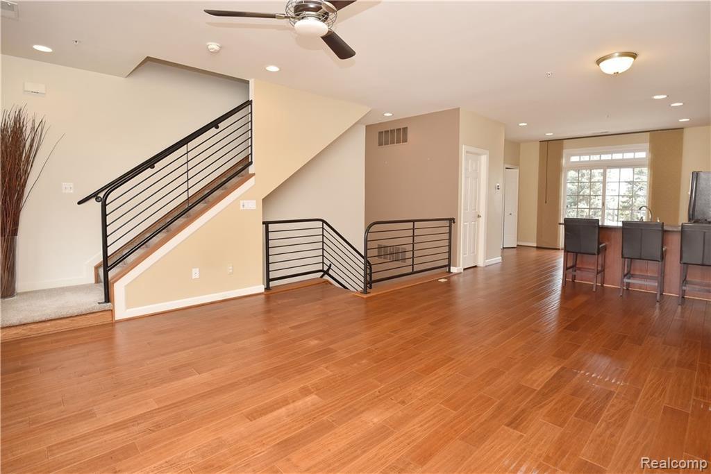 529 Lewis St - Photo 1