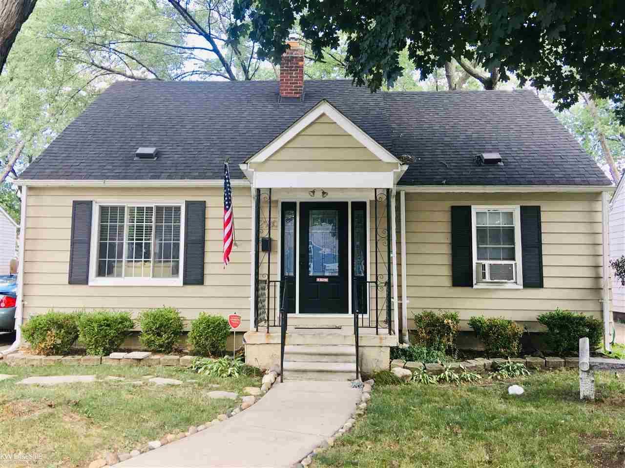 2980 Ellwood Ave - Photo 1