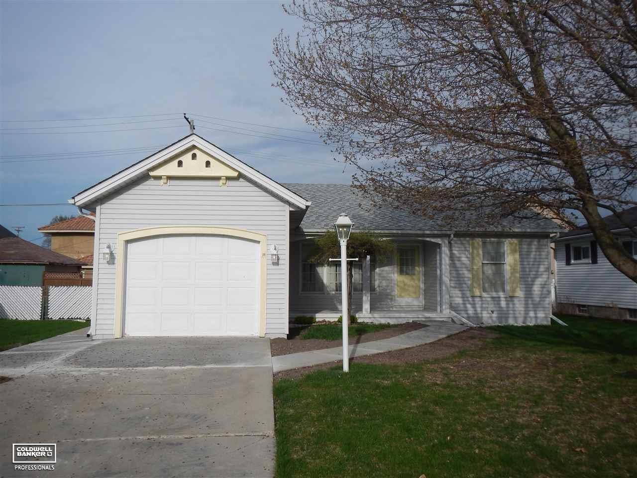 2920 Wright - Photo 1