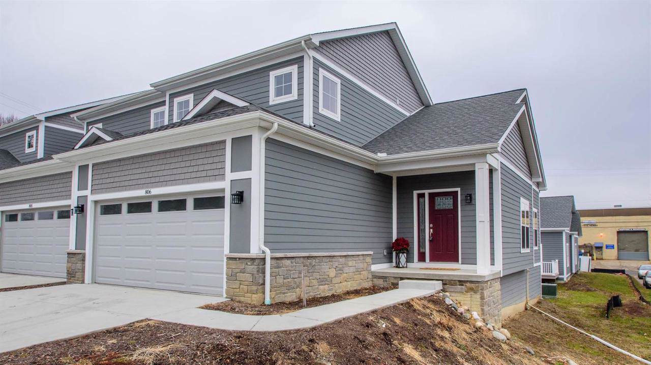 108 Henry St - Photo 1