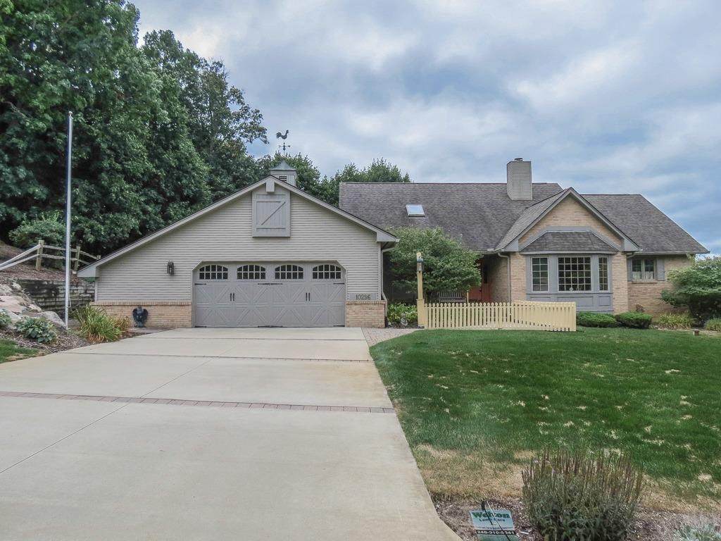 10296 Harpers Ferry Ct - Photo 1