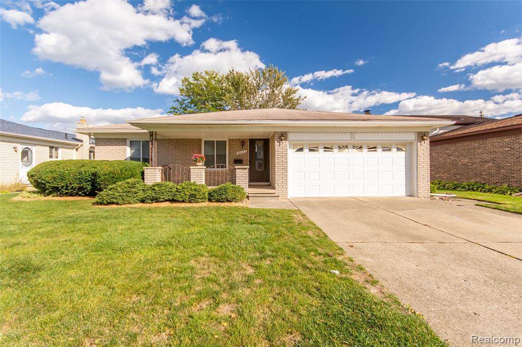38342 Cameron Dr - Photo 1