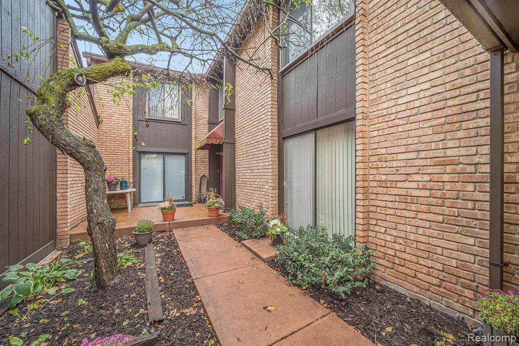 2210 Bordeaux St - Photo 1