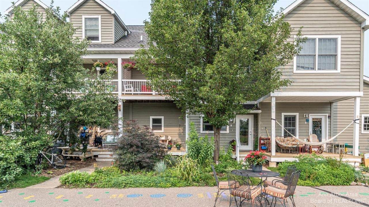560 Little Lake - Photo 1