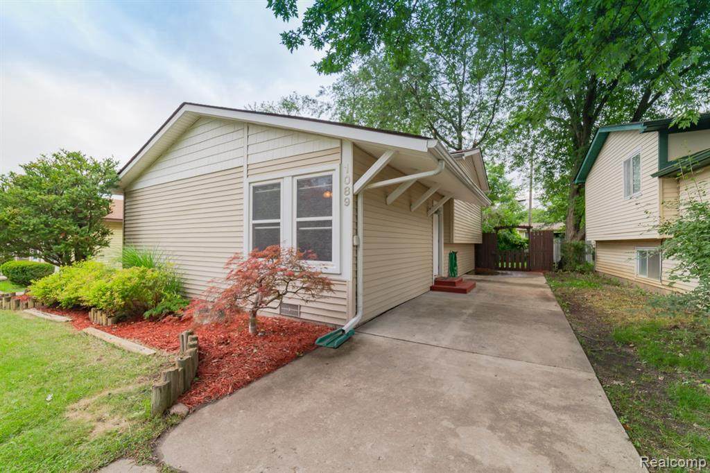 1089 Hendricks Way - Photo 1