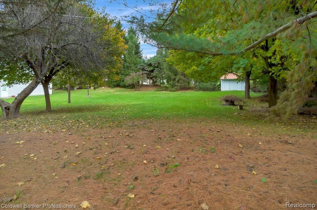00 Center - Photo 1