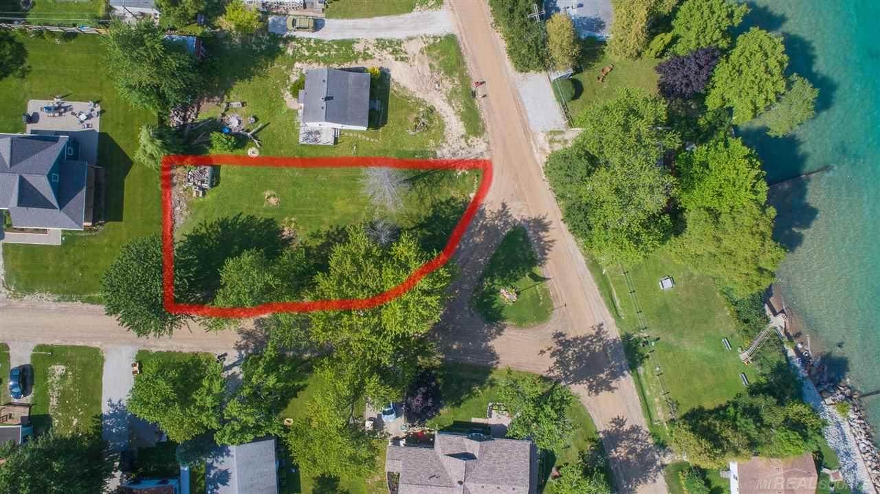 7494 Lakeview - Photo 1