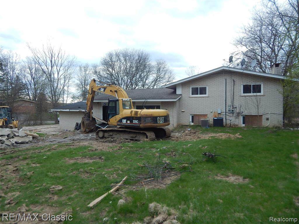 4865 Inkster - Photo 1