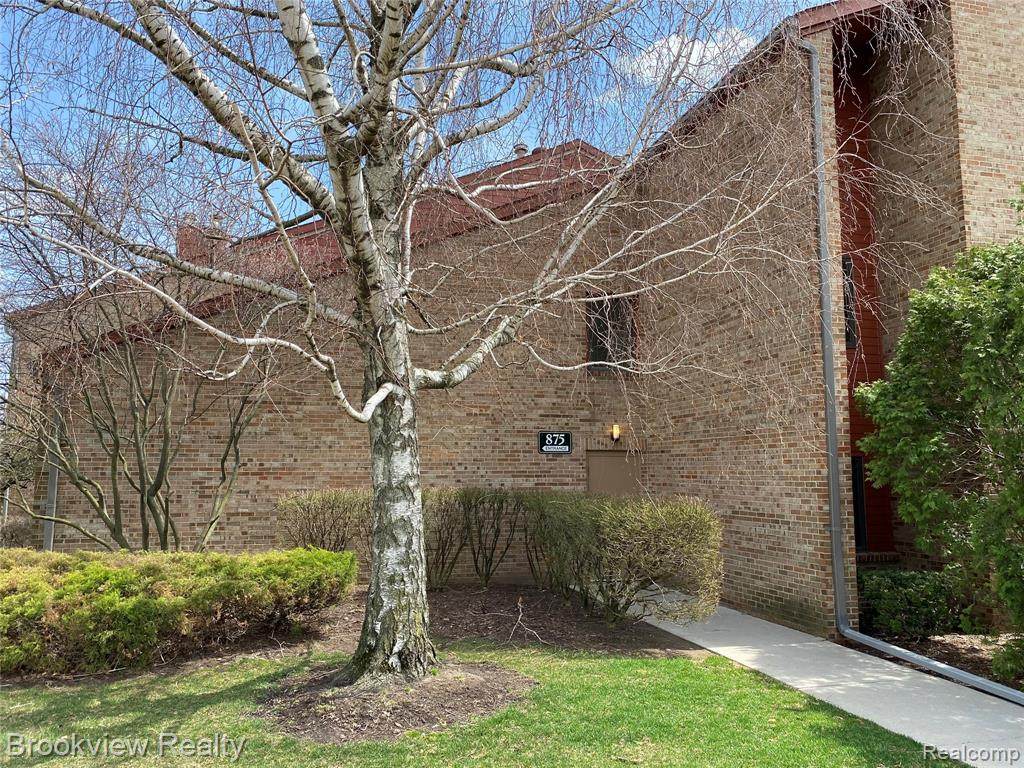 875 Greenview Ct Unit 57 - Photo 1