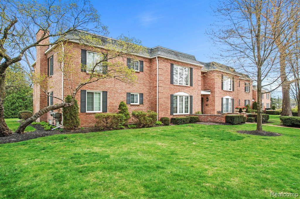 1720 Tiverton Rd Unit 16 - Photo 1
