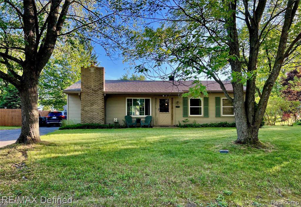 3900 Queensbury - Photo 1