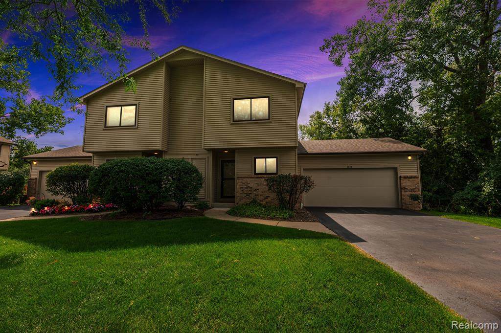 4925 Rivercrest - Photo 1