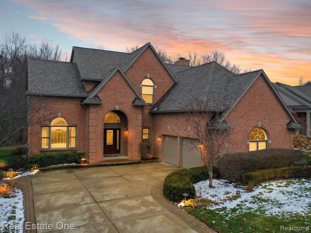 18162 Cascade - Photo 1