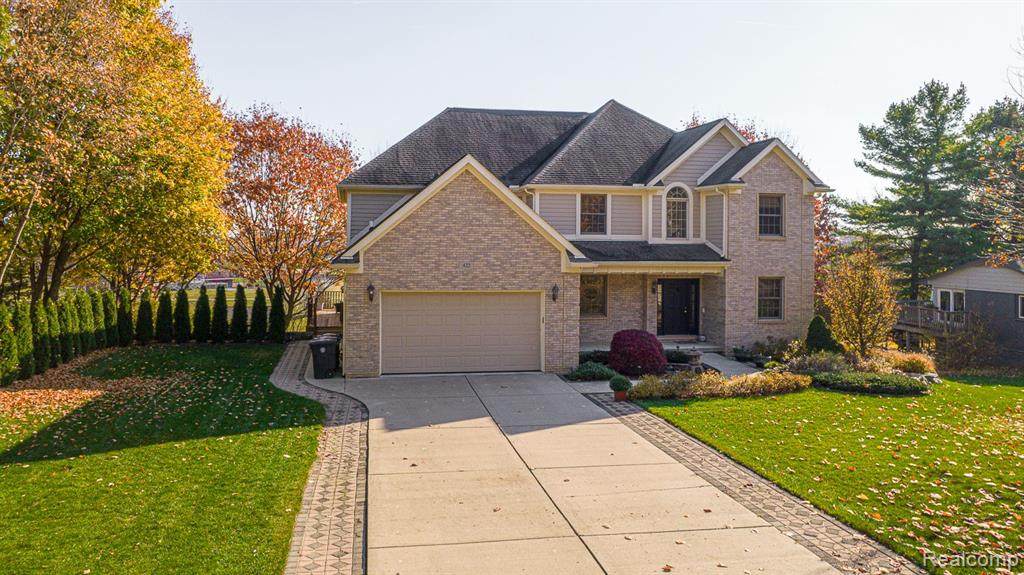 422 Pine Brae - Photo 1