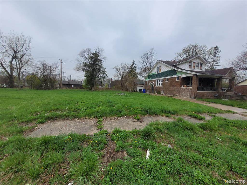 3967 Beaconsfield - Photo 1