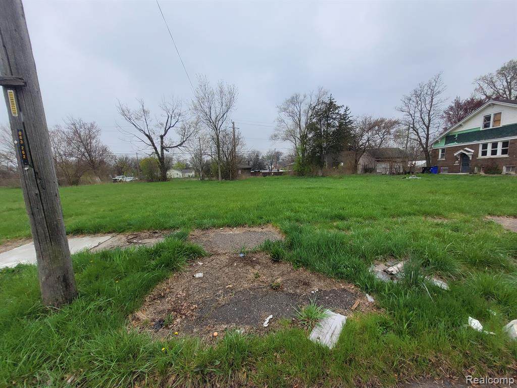3959 Beaconsfield - Photo 1
