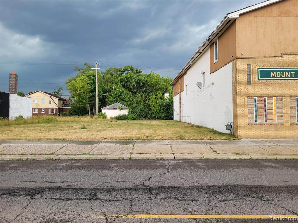 8816 Puritan - Photo 1