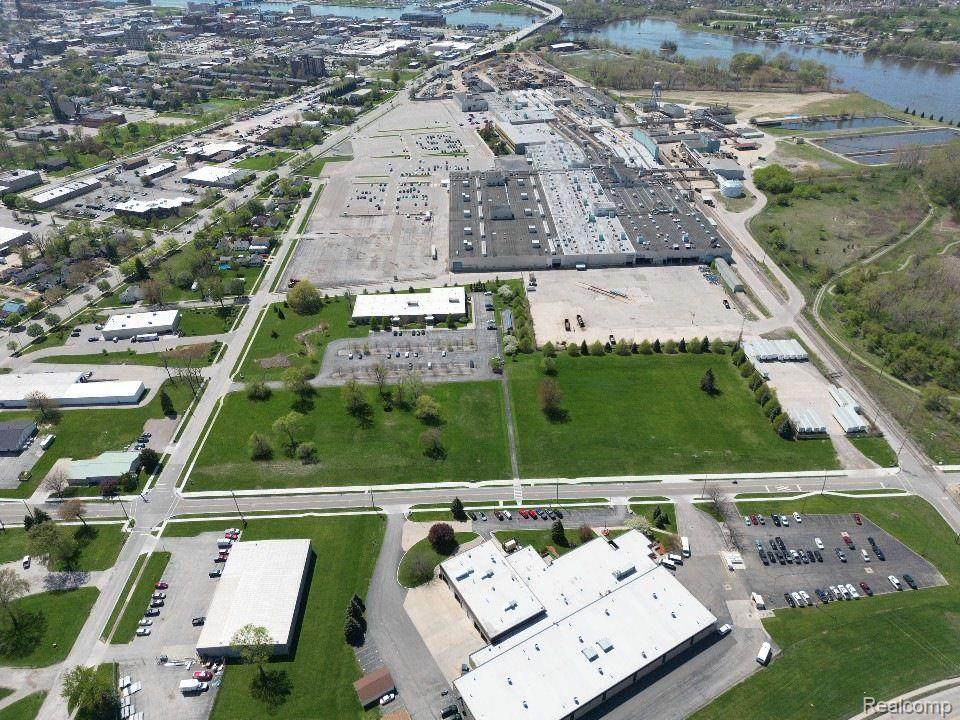 1515 Johnson - Photo 1